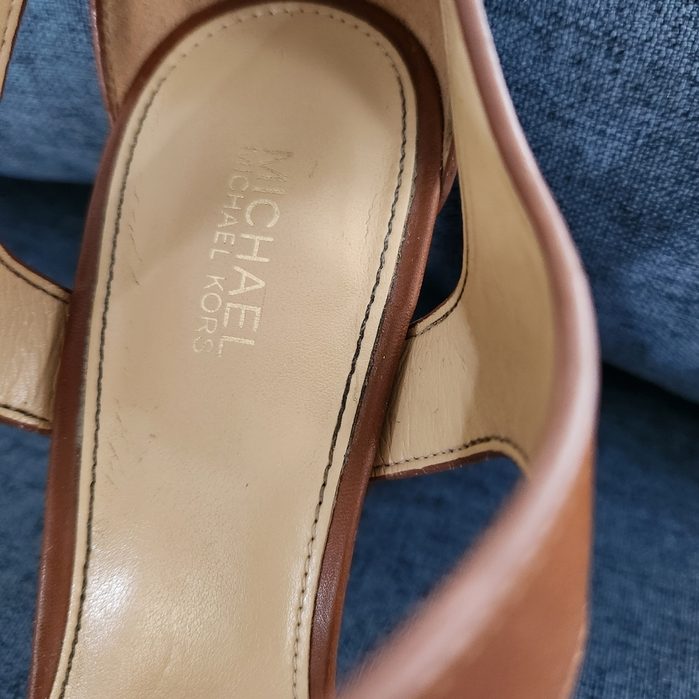 Shoes - Picture 2 of 4